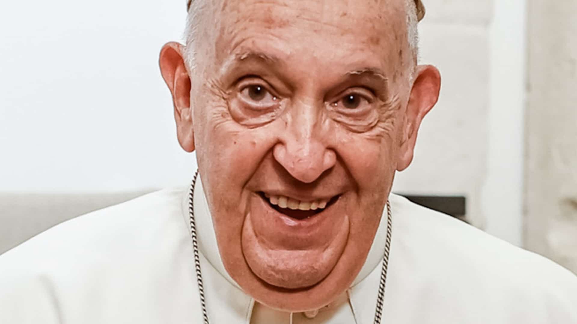 Papst Franziskus in Klinik: Gesundheit stabilisiert sich langsam!