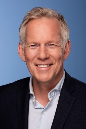 Ehrenpreis für Roland Mack – Johannes B. Kerner hält Laudatio beim Regenbogen Award