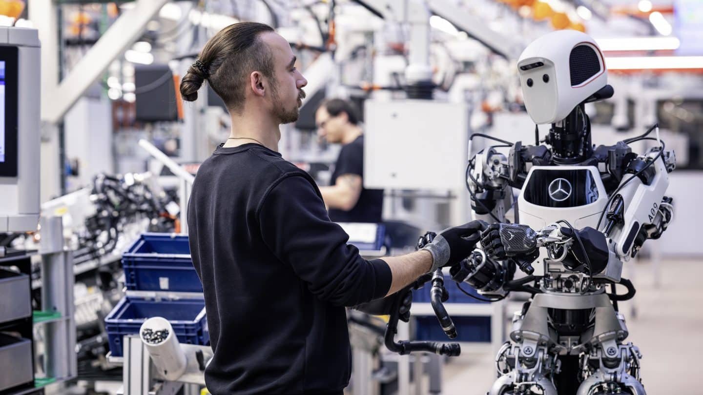 Science-Fiction wird Realität – Mercedes-Benz testet KI & humanoide Roboter in der Produktion!