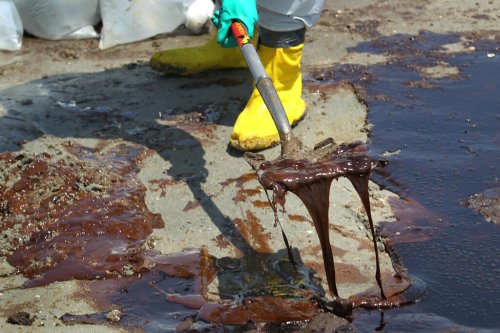Fifteen Years After Largest U.S. Offshore Oil Spill, Researchers Reveal Most-Polluting Rigs