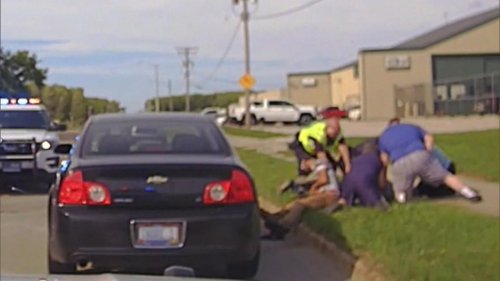 Ohio Cop Receives Help From Good Samaritans During Traffic Stop | Flipboard