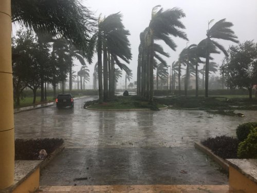 Florida colleges close campuses as Hurricane Ian nears
