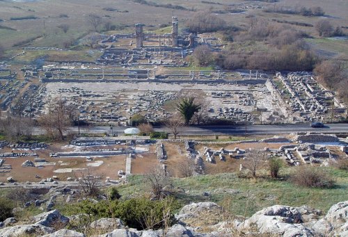 Archaeologists Unearth Hercules Statue From Ancient Philippi