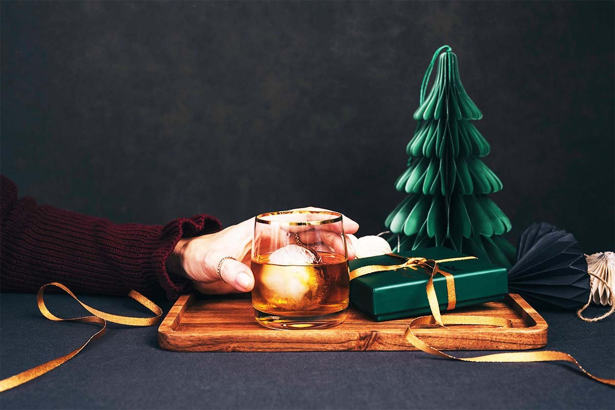 How to Navigate the Rules for Shipping Booze This Holiday Season