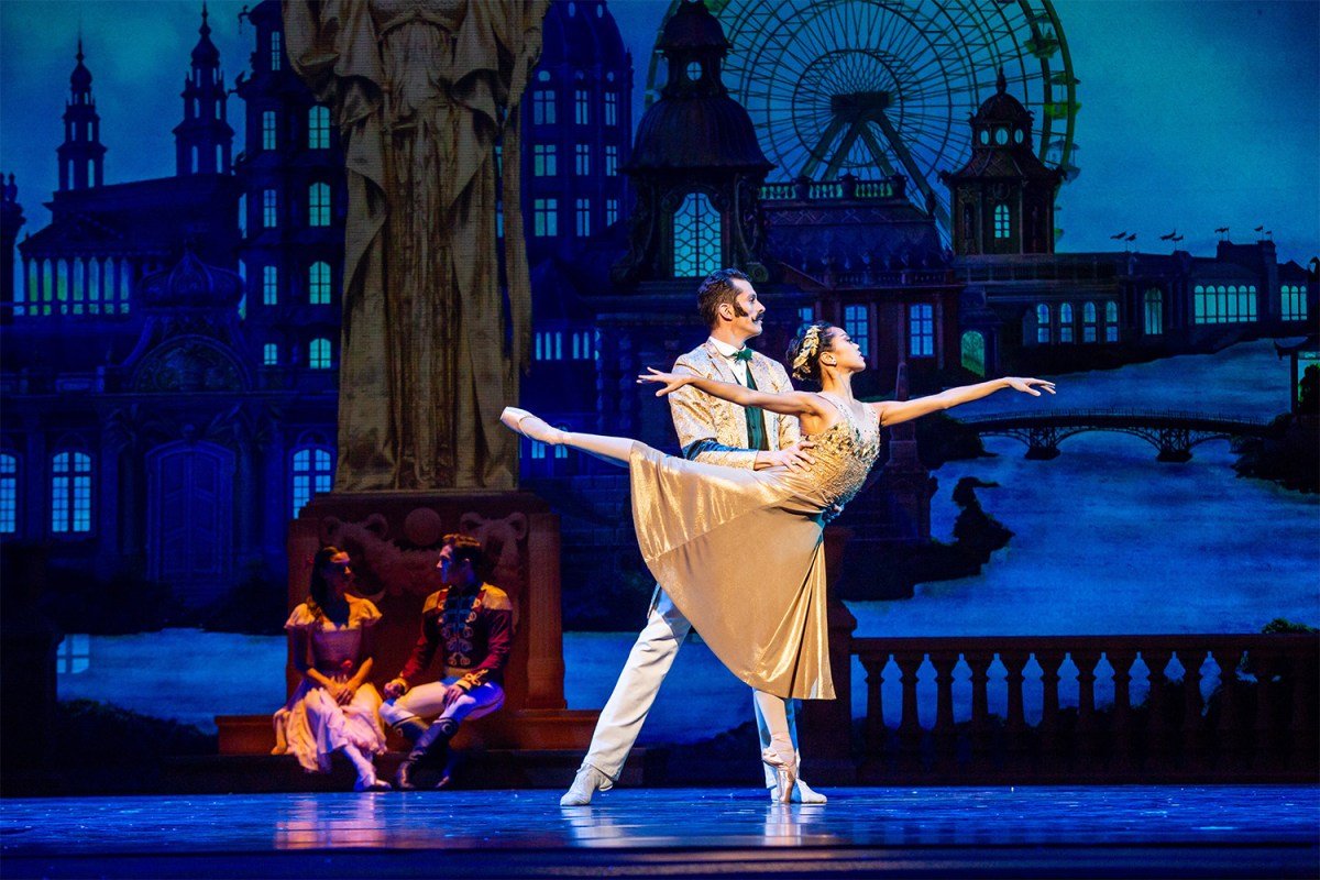 A "Nutcracker" Dancer’s Guide to the Best of Holiday Chicago