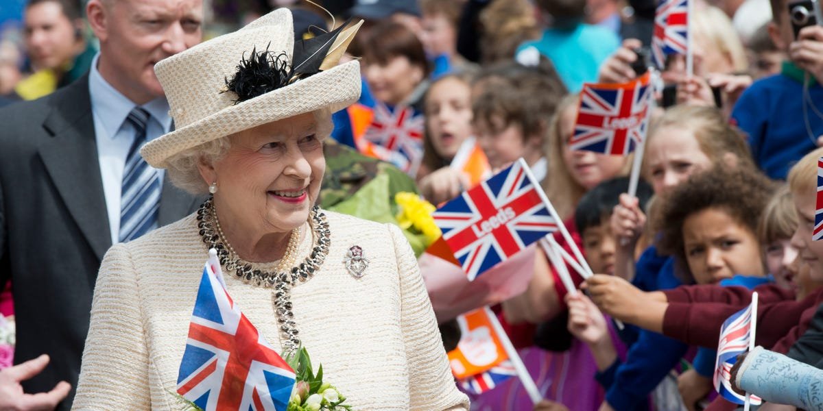 20 of the most iconic photos from the Queen's 70 years on the throne