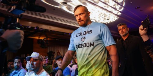 Volodomyr Zelenskyy has 'huge balls' for standing up to Vladimir Putin, Ukraine boxer Oleksandr Usyk says