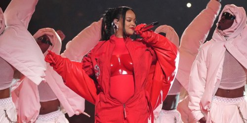 Rihanna's stylist said she hid her pregnancy from him until they reviewed outfit sketches 3 weeks before the Super Bowl