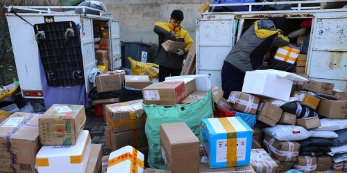China tells citizens to avoid mail from abroad and open packages with gloves, claiming that Omicron is spreading through foreign post