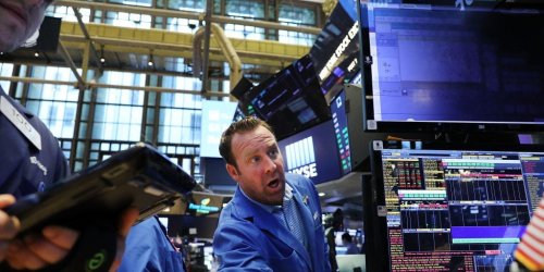 US stocks rise as investors digest comments from central bankers and assess outlook for the economy