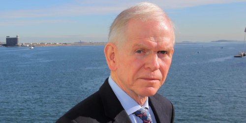 Jeremy Grantham warns the 'everything bubble' is bursting, the S&P 500 could nosedive 50%, and a recession looks certain. Here are the elite investor's 12 best quotes from a new interview.
