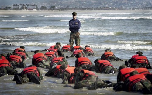 Here's the technique Navy SEALs use to overcome fear and adversity