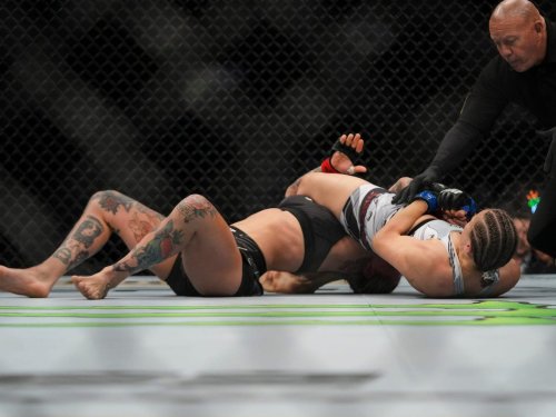 An MMA fighter appeared to snap her opponent's arm with a merciless, quickfire submission at UFC 276