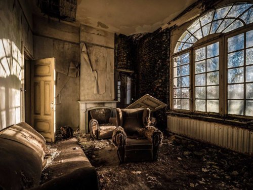 Photographer captures Europe's decaying ruins in haunting photos