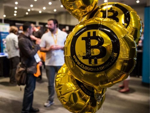 Bitcoin was the top performing currency in 2015