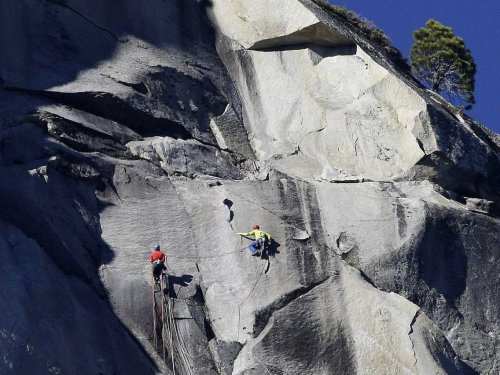 Two men climbed up a 3,000-foot rock wall in Yosemite and took these incredible photos
