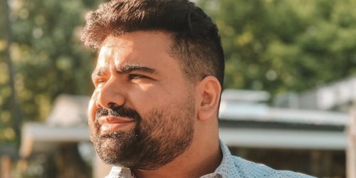 I made $250,000 in sales last year making digital templates and usually work 4 hours a day. Here's how I started my business and quit freelancing.