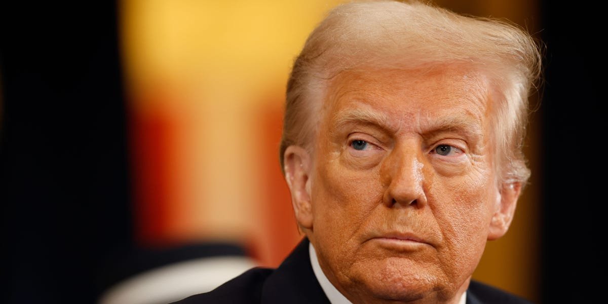 Trump and Mexico's president reach a deal to delay 25% tariffs by a month