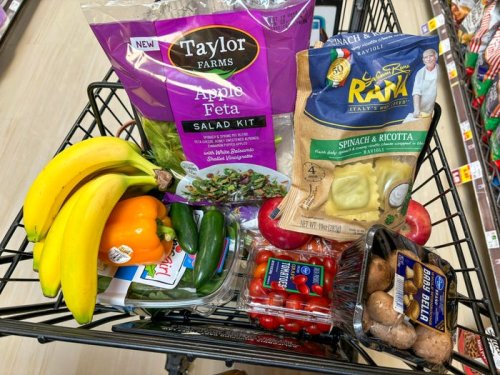 I tried the viral 6-to-1 grocery-shopping method. I saved money and wasted less food.