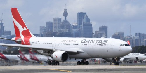 Qantas asks 100 executives and managers to volunteer as full-time baggage handlers for 3 months to help ease airport chaos