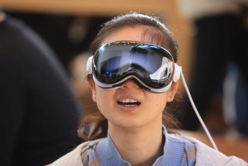 Bad news for Apple, and Meta: Kids are bored with VR goggles