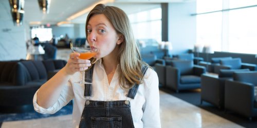 The new luxury airport lounge at San Francisco's airport has a full bar, nap pods, and 492 power outlets — take a look inside