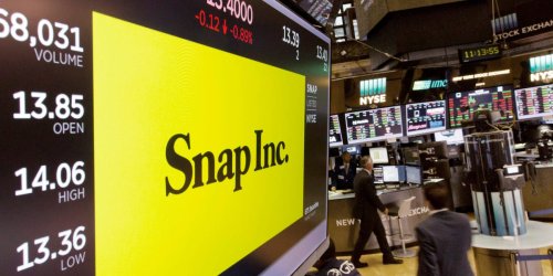 Snap plummets as much as 28% as CEO warns the economic downturn will lead to slower hiring and lower revenue growth