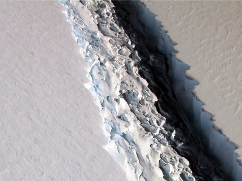 More ice is about to break off of Antarctica's Larsen C ice shelf