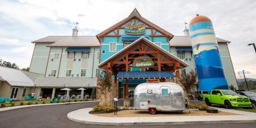 Jimmy Buffett's Margaritaville opened a new 35-acre RV park and lodge hotel in a popular tourist town — take a look around