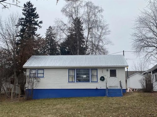 People are incredulous that an ordinary house in rural Montana is on the market for over $1 million
