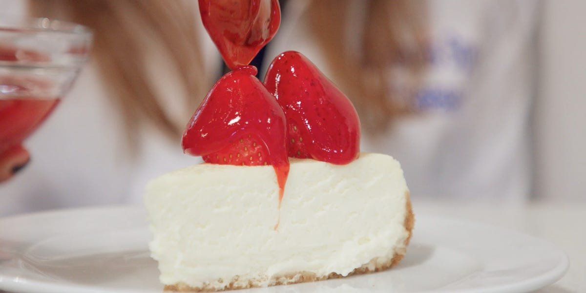We tried 3 of the top-rated bakeries in New York to find the best classic cheesecake in town