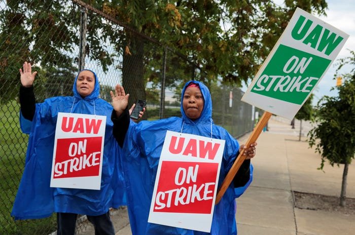 The last UAW strike lasted 40 days and cost GM $3 billion. Things are looking very different this time