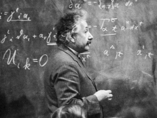 Albert Einstein used to ponder these 5 mind-melting questions for fun. Can you figure them out?