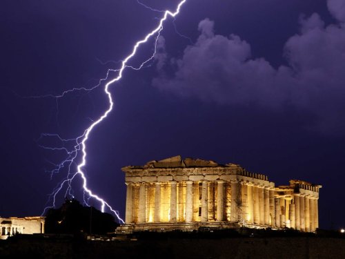 Greece must choose between 2 catastrophes
