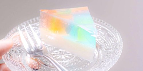 You can make this stunning rainbow prism cake with just 5 ingredients