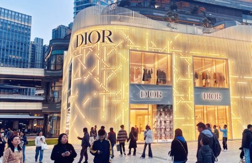 Now we know how much it costs to make a $2,800 Dior bag