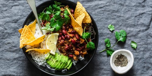 I want to lose fat. A nutritionist said to eat more food, including carbs and fat.