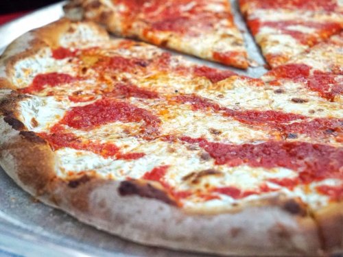 Here's a complete breakdown of every style of pizza you can eat in the US
