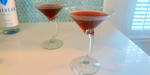 As a dietitian, my favorite cocktail is only 3 ingredients — and my guests go wild for it