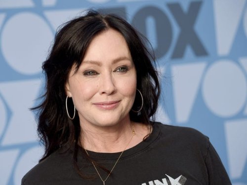 Shannen Doherty says she's decluttering amid her Stage 4 cancer diagnosis. Experts say it's a good way to regain control.