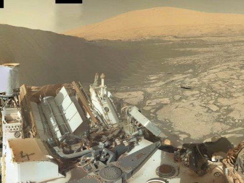 NASA's Curiosity Mars rover just snapped a picture of something that's unlike anything it encountered before