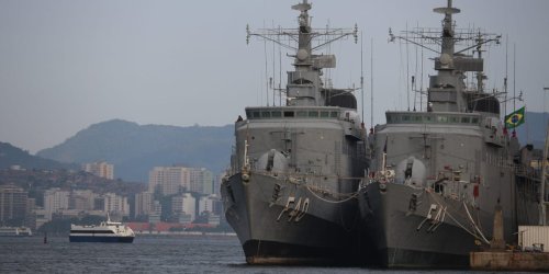 Brazil wants to abandon a 34,000-ton warship in international waters, and it could become one of the biggest pieces of garbage in the ocean