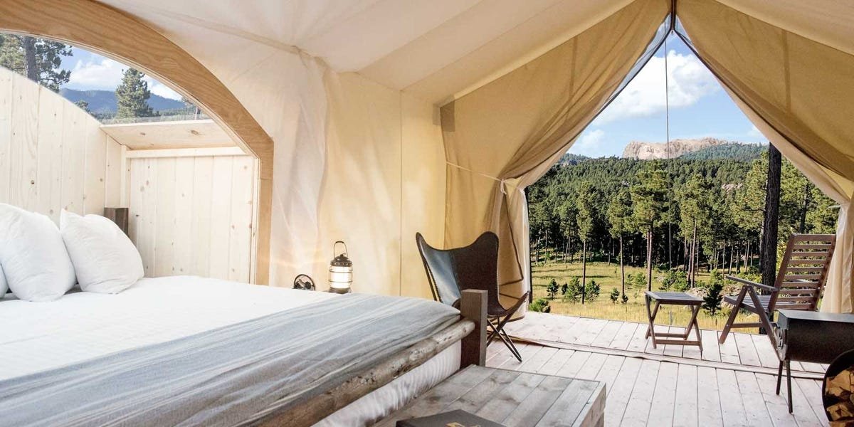 The 18 best glamping destinations in the US, including off-grid desert retreats and amenity-packed sites with water parks