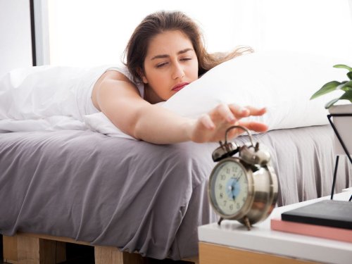 A sleep expert explains why snooze alarms are terrible