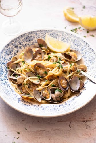 Linguine alle Vongole (Pasta with Clams)