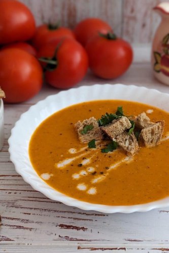 Vegane Tomatensuppe aus frischen Tomaten