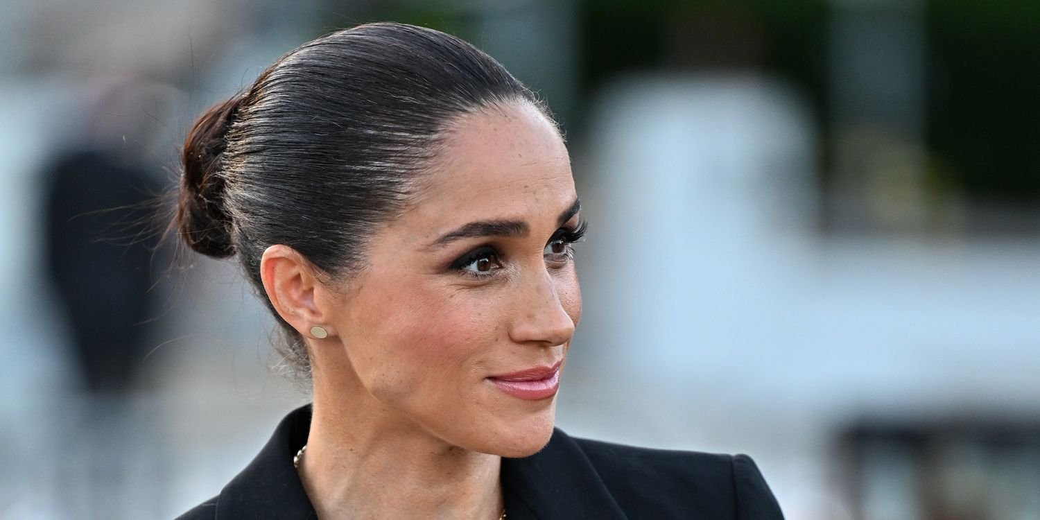Meghan Markle Shows Off Mysterious 6-Carat Diamond Ring While Cosigning Princess Diana-Coded Accessory