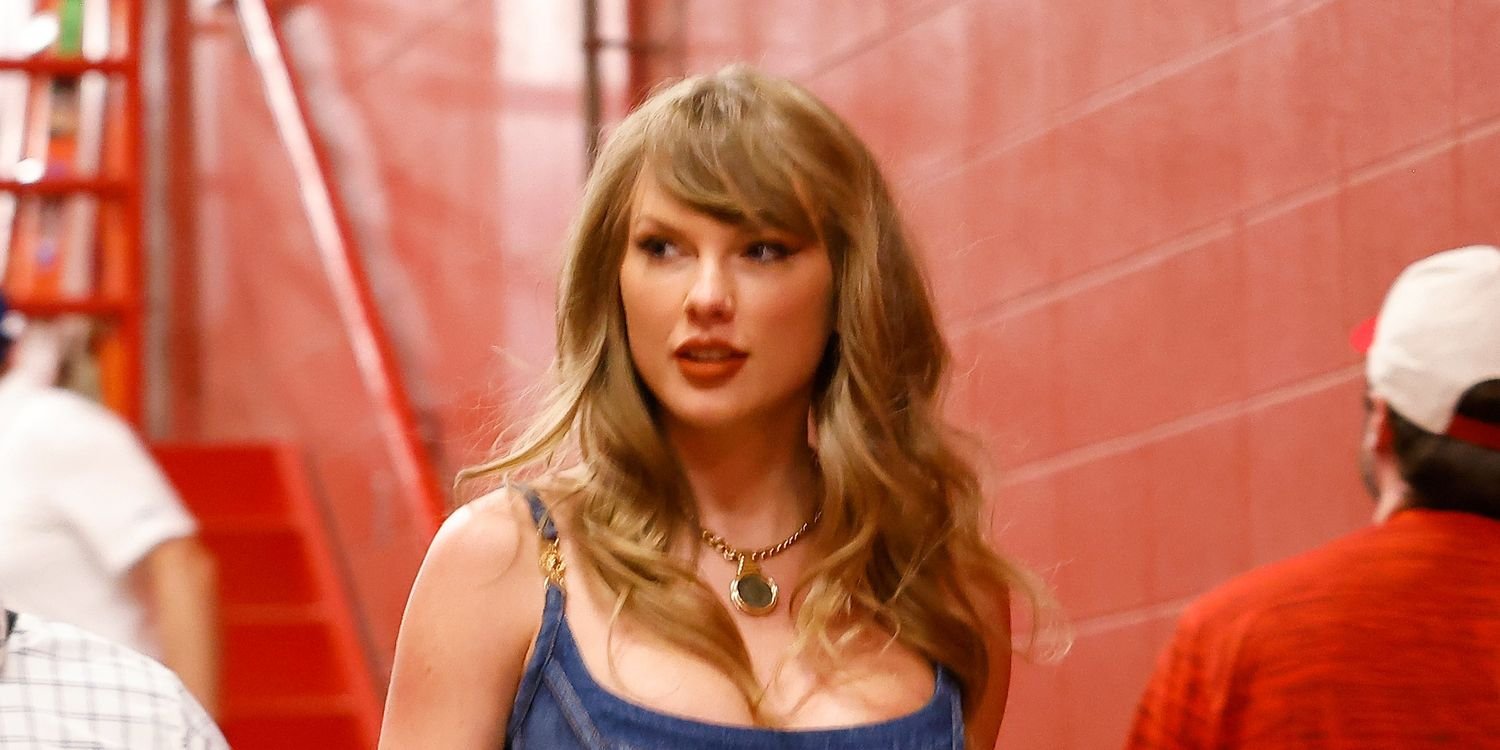Taylor Swift Hangs Out With Unexpected A-list Celebrity at First Chiefs Game of the Season