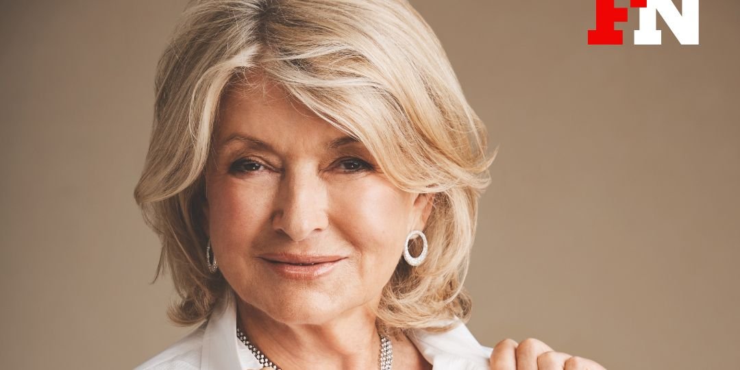 Martha Stewart Wore Skin-Tight Leggings With the Summer Version of 2023's Biggest Shoe Trend