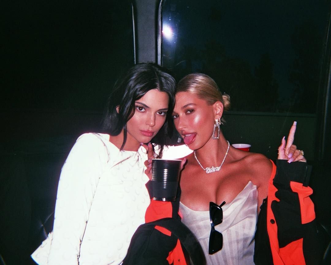 These Coachella Outfits Make Us Feel Like We Time Traveled Back to the '90s